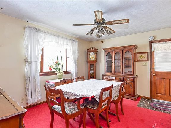 3rd image of 250 Lee Ave