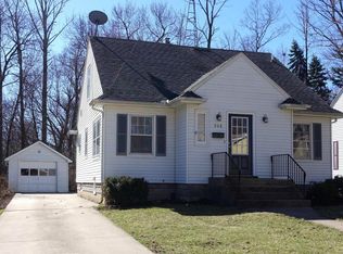 908 Mohawk Ln, Saint Joseph, MI 49085