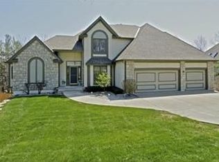 8119 NW Roberts Rd, Weatherby Lake, MO 64152