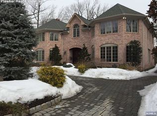 20 Booth Ave, Englewood Cliffs, NJ 07632