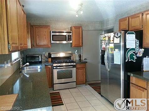 2nd image of 16138 Mercury Dr
