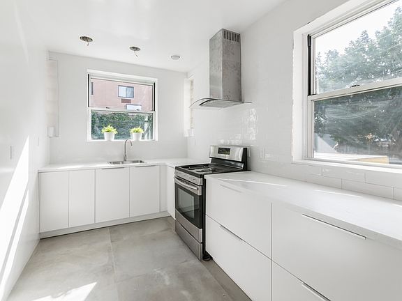 2nd image of 3173 30th St