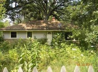 114 Lake Marian Rd, Carpentersville, IL