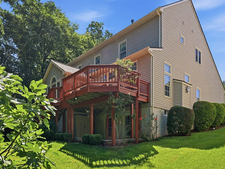 5767 Bush Hill Dr — Photo 2