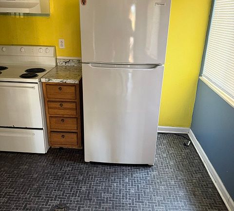 4th image of 2718 SW Painter Ave #C107