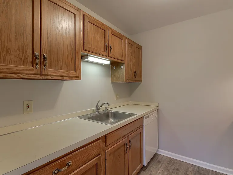 555 Allison Drive — Photo 6