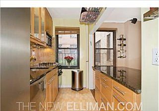 3rd image of 110 W 94th St APT 1B