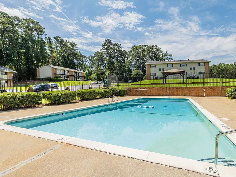 Premier Club Living Apartments in Union City, GA | Spacious Pet-Friendly Apartments Near I-85 — Photo 6