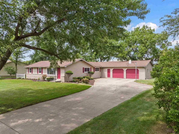 22837 Park Ln, Woodburn, IN 46797