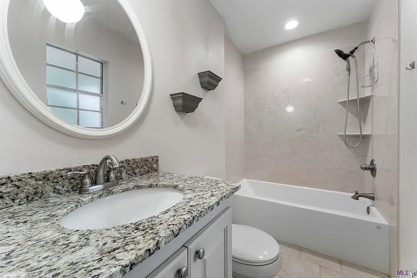 3 bed, 1462 sqft, $1,750 — Photo 1