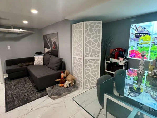 (undisclosed Address), Staten Island, NY 10305