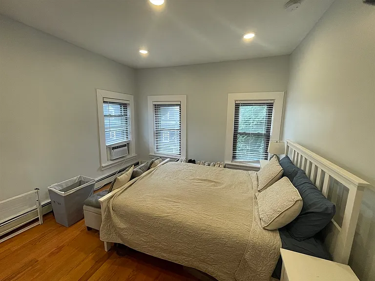 176 W 6th St #3 — Photo 6