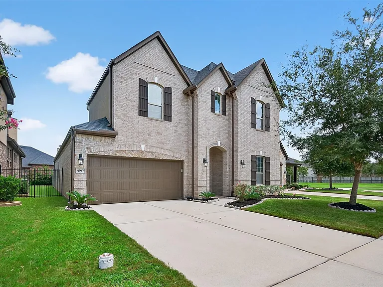 4947 Thunder Creek Ln — Photo 2