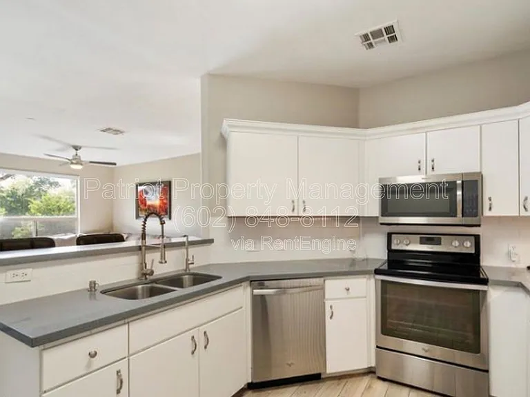 9550 E Thunderbird Rd #213 — Photo 3