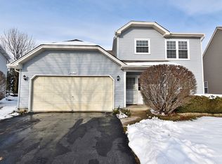 2481 Clovertree Ct, Aurora, IL 60506