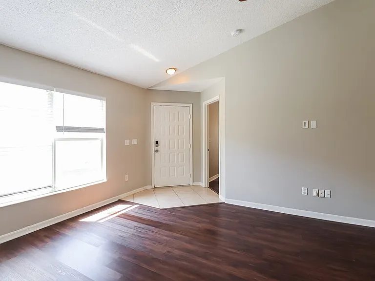 6713 Summer Cove Dr — Photo 5