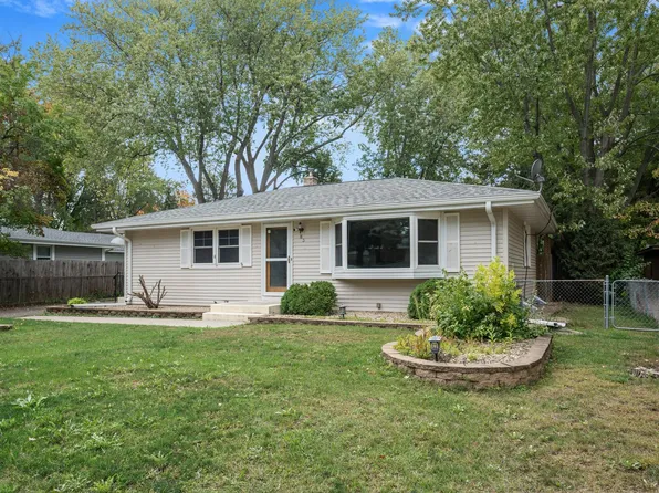 83 Dennis Ln N, Saint Paul, MN 55119