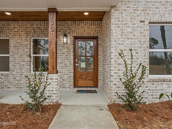 5th image of 1351 Aubin Blvd