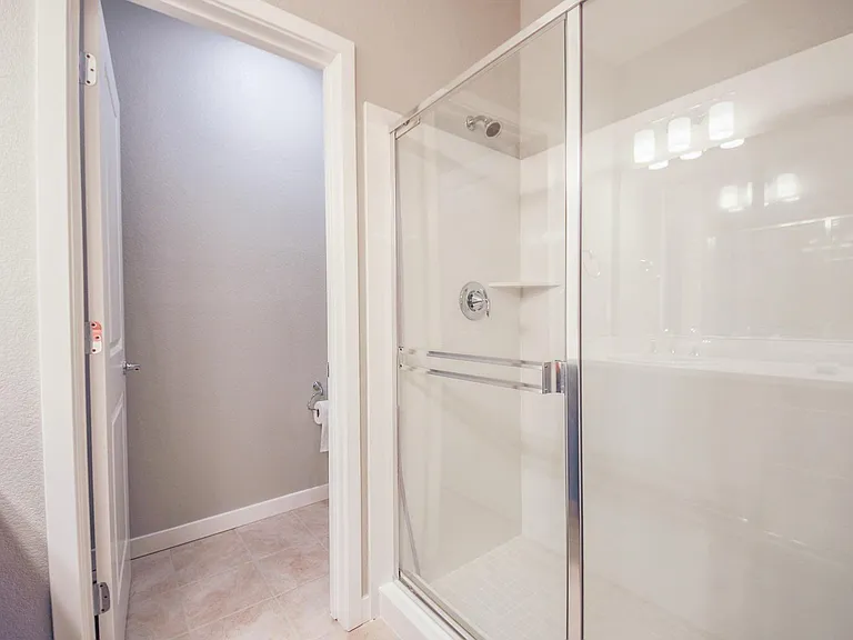 1579 Pratt Pl — Photo 26