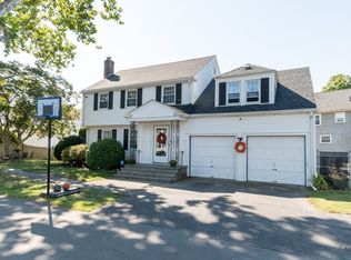30 Courtland Cir, Milton, MA 02186