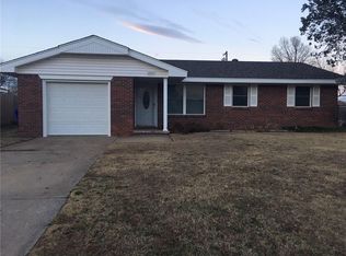 1043 Carlisle Cir, Norman, OK 73069