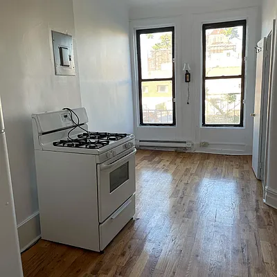 Rented by JB Mac Real Estate Inc. | media 8