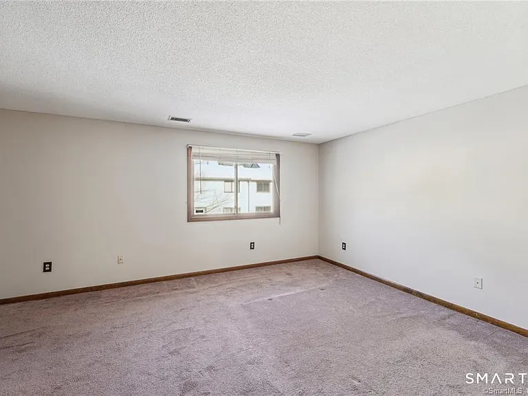17 Oak Forest Dr #2 — Photo 26