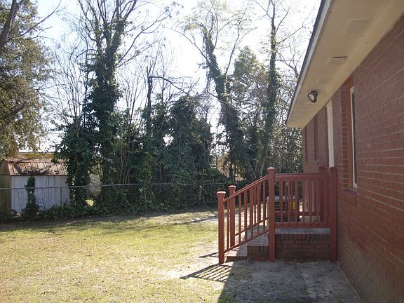 3rd image of 1012 S Oak St