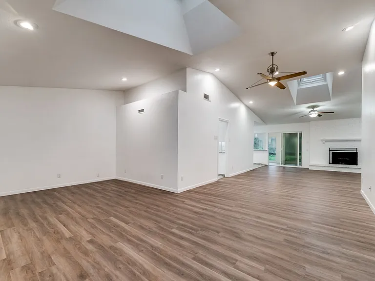 3940 Dalgreen Cir — Photo 7
