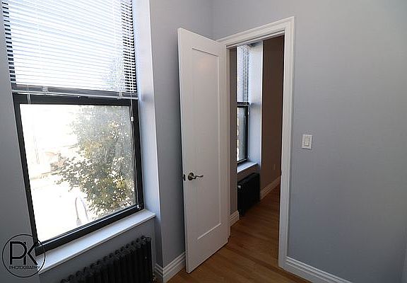5th image of 907 Manhattan Ave APT 2