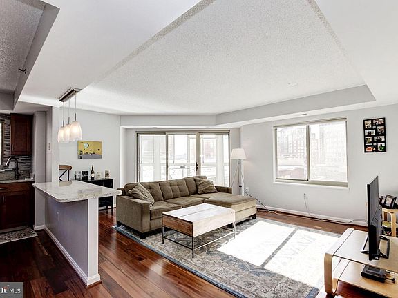 3rd image of 2151 Jamieson Ave Unit 2-504