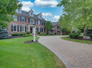 10 Acorn Dr, Andover, MA 01810