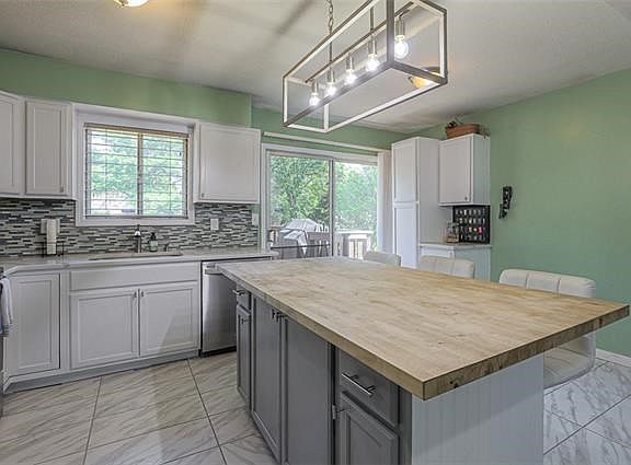 3rd image of 8000 E 88th Pl