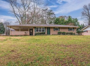 1102 Cavender Dr, Dalton, GA 30720