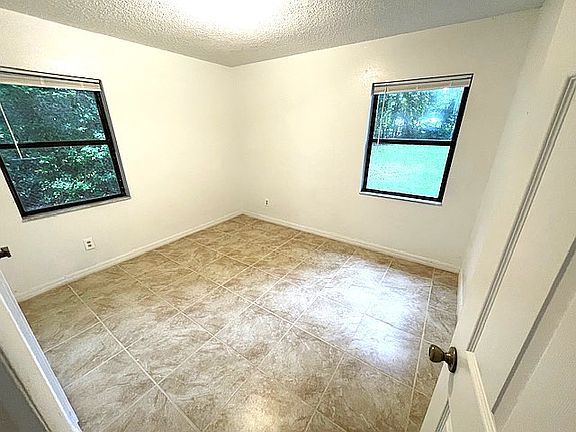 4th image of 2701 S Palm Ave
