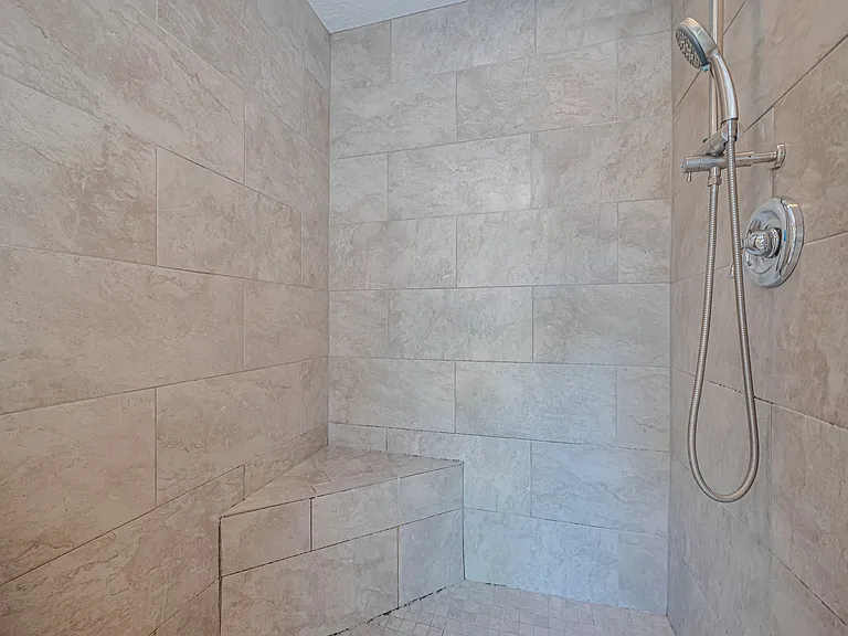 Paradise Valley Dr — Photo 12