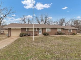 848 E 9th St, Cushing, OK 74023