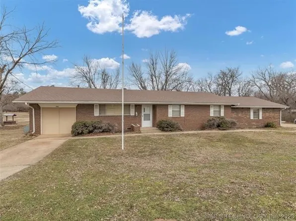 848 E 9th St, Cushing, OK 74023