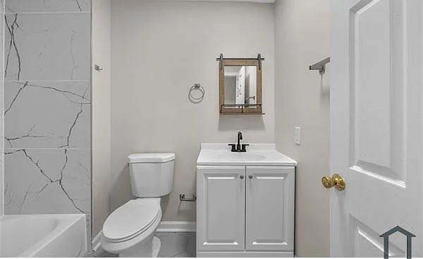 2040 E Fayette St — Photo 11