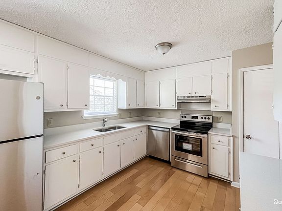 4th image of 2539 Daly Dr