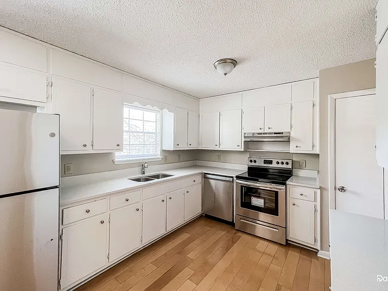 2539 Daly Dr — Photo 4