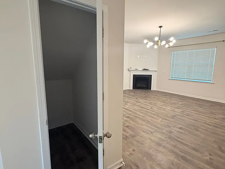 1121 Tilburn Ter — Photo 13