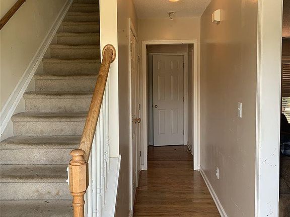 4th image of 11 Stonington Way