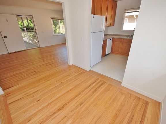 5th image of 727 Menlo Ave