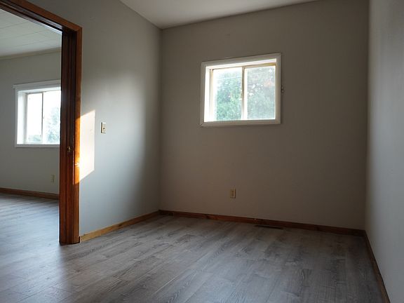 3rd image of 63 Grace St