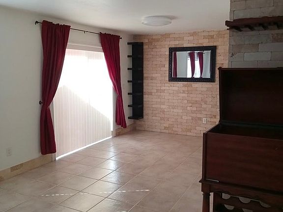 3rd image of 263 NE 12th Ave #263