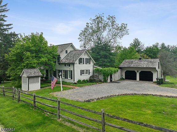 3rd image of 32 Potterstown Rd