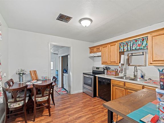 5th image of 527 N Hazlett St