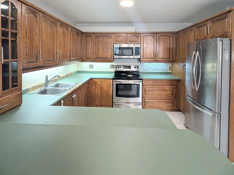 44 Spadina Ave #1 — Photo 10