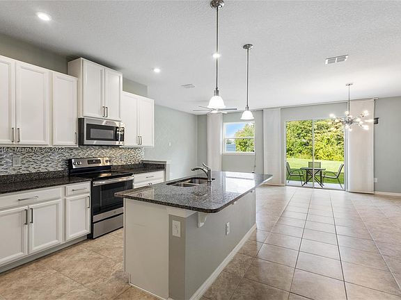 5th image of 2612 Pleasant Cypress Cir